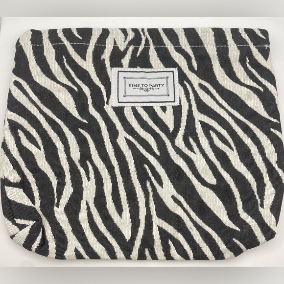 ZEBRA PRINT | Canvas Makeup Bag (Brand New!) ✨ - Picture 3 of 11